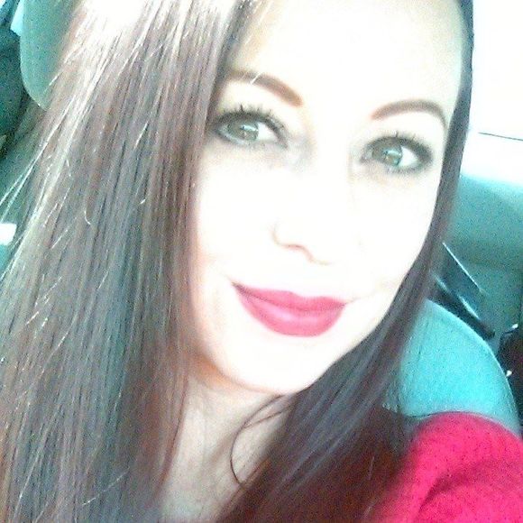 Meet your Posher, Andrea - Picture 1 of 1